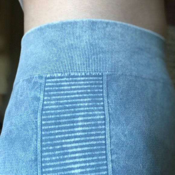 🆕❗️LAST TWO ❗️NIKIBIKI BRAID DETAIL LEGGINGS💙 - Picture 4 of 6